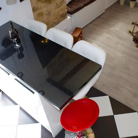 Maria's , 50 Meters From Beach , Renovated Appartamento