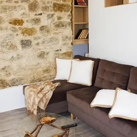 Maria's , 50 Meters From Beach , Renovated Appartamento